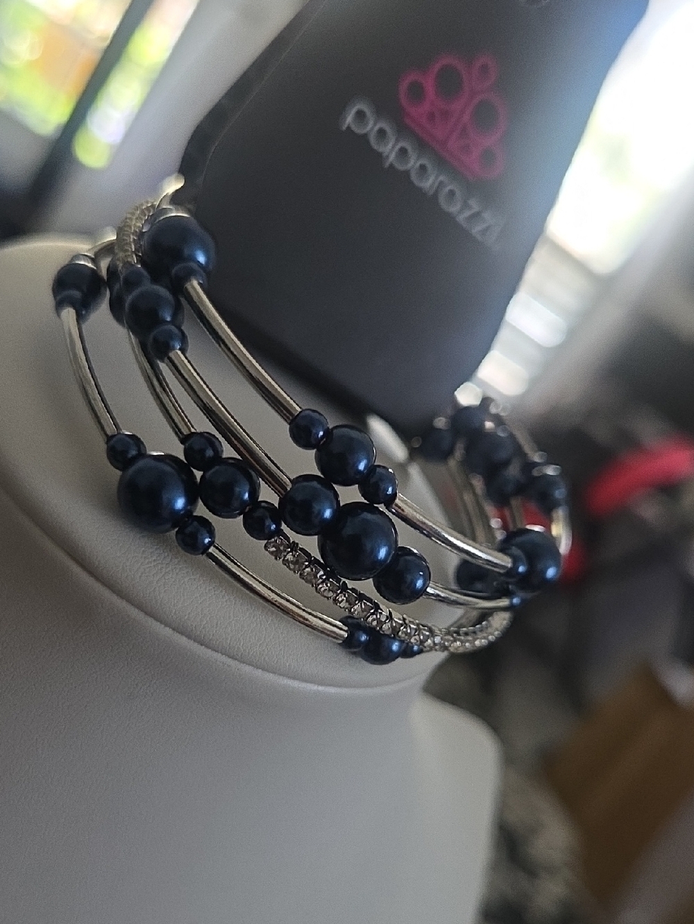 Paparazzi Navy Pearl Rhinestone Coil Bracelet NWT - Picture 3 of 4